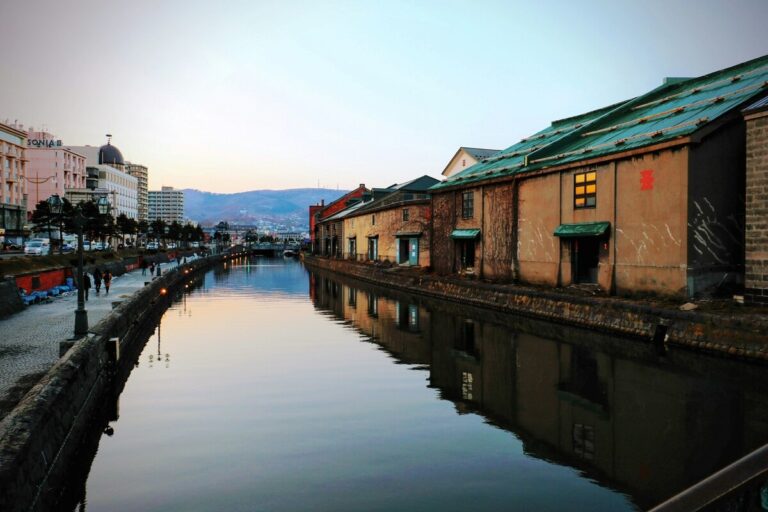 Otaru Slow Travel: Guide to Walking, Art, Food, and Local Experiences 